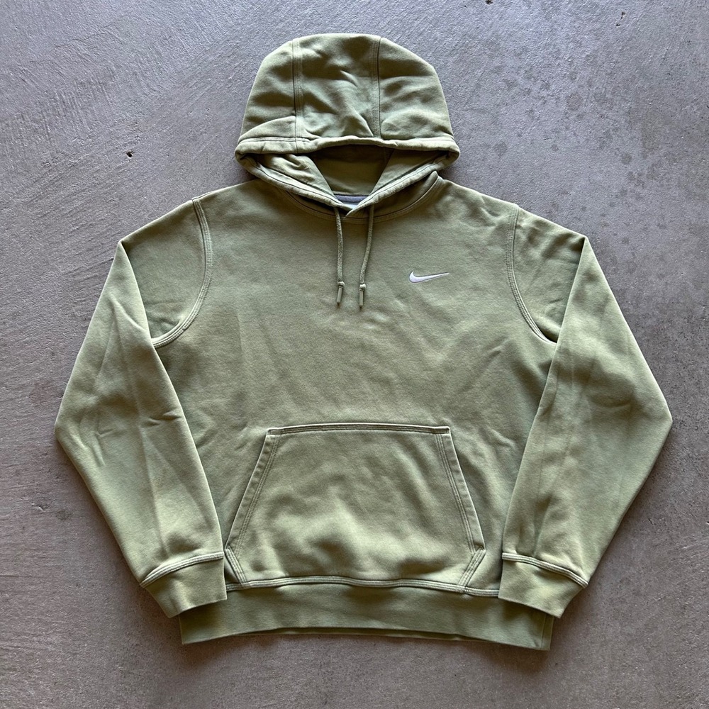 Nike Sweatshirt Size medium Green Club‎ Fleece Hoodie Embroidered Swoosh Logo